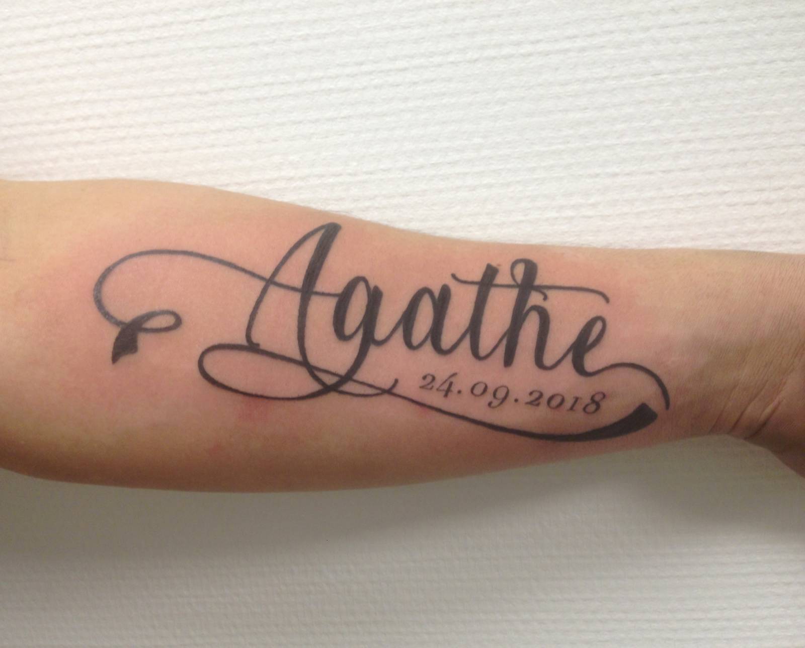 Les Tatouages Ecritures Phrase Mots Ou Lettrages Sur Bordeaux Salon De Tatouage Artistique Et Original A Bordeaux Pique A CÅur Ink