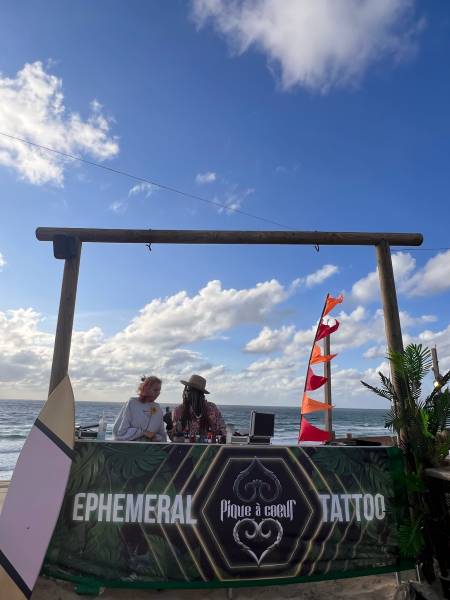 Bar à tattoo dans un un bar biscarosse plage évènement entreprise biscarosse 