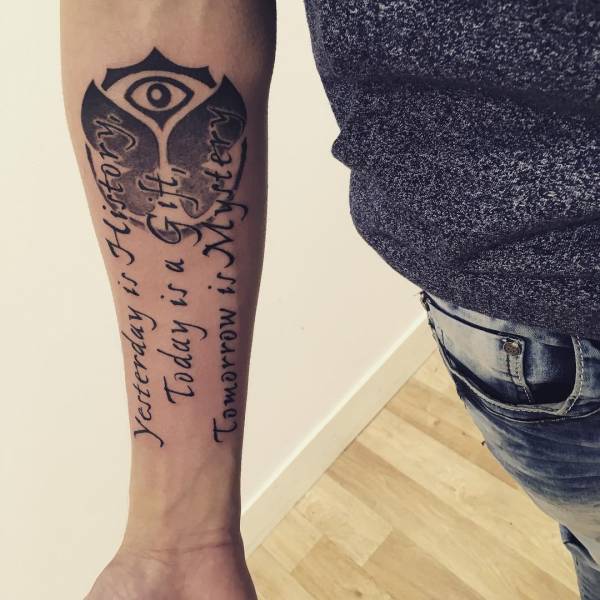 tatouage avant bras homme libourne