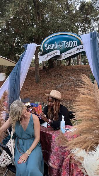 Stand tattoo hippie chic Aérographe  médoc 