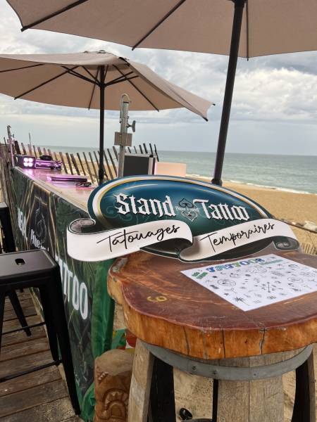 Stand bar à tattoo plage biscarosse 