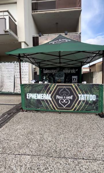 Stand de tatouages temporaires à biscarosse plage 2023