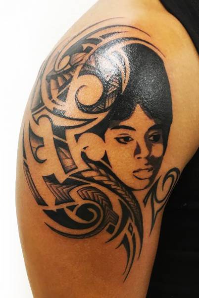 creation personnalise et symbolique tatouage bordeaux rive droite