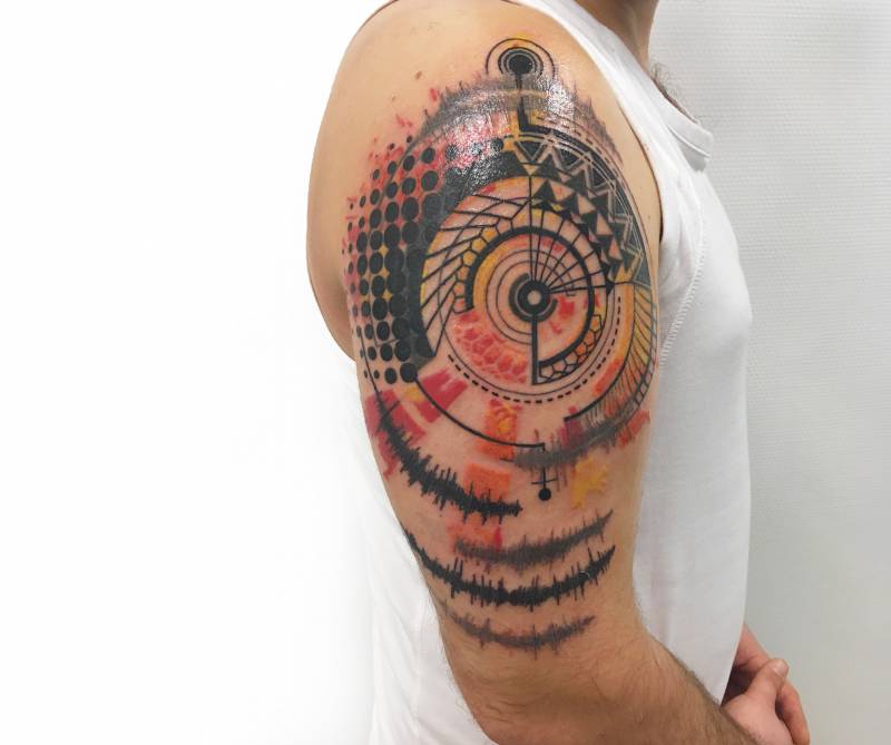 tatouage homme abstrait music couleur bouscat