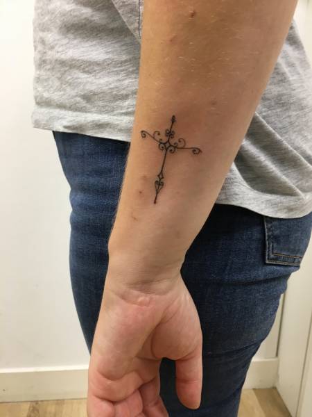 croix ornementale fine femme libourne