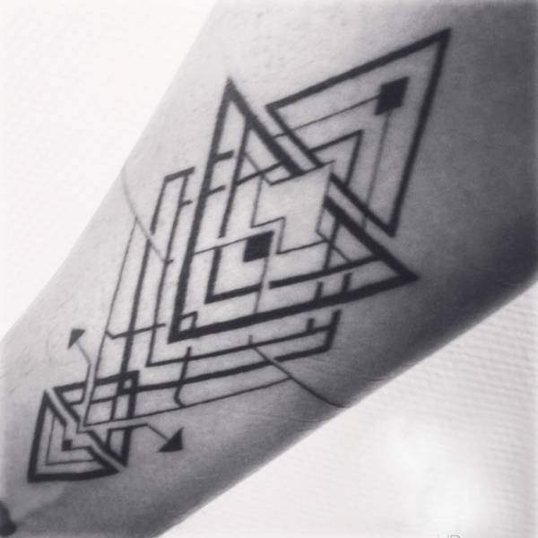 tatouage graphique avant bras geometrique avant bras libourne