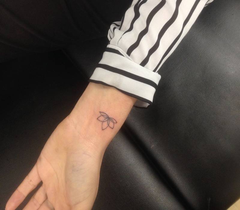 Les Tatouages Fins / Traits / Minimalistes dans la région Bordelaise