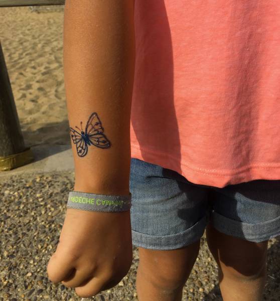 tatouage papillon enfant anglet