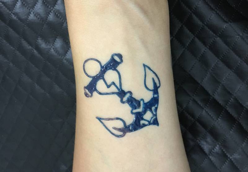 tattoo ancre poignet à lacanau