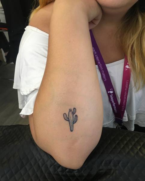 tatouage ephemere cactus bras femme gironde